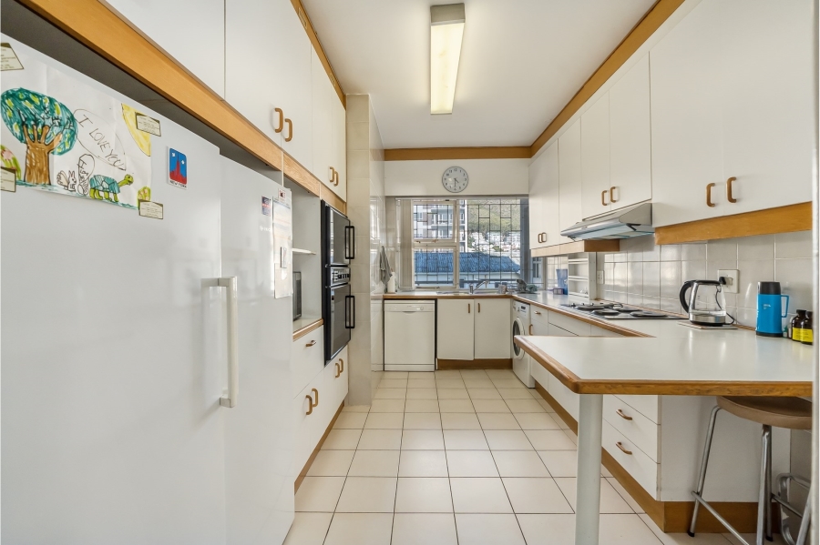 3 Bedroom Property for Sale in Sea Point Western Cape